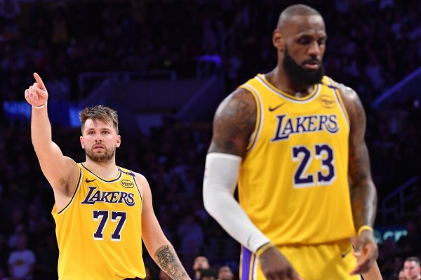 Perkins: Tuyên bố của Paul là gây rắc rối vì Lakers không còn là James có tiếng nói cuối cùng