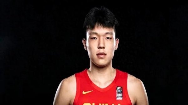 Yang Hansen đã thực hiện 3 trong số 6 con trỏ ba điểm với 15 điểm và 2 khối. Tham gia vào Cup châu Á