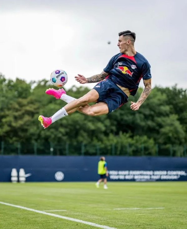 Manchester United đang giới thiệu đầy đủ các trung tâm mới, và ba ứng cử viên nóng bỏng được phơi bà